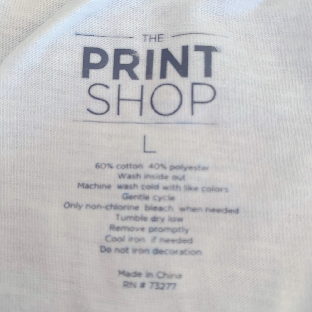 Youth size Large elephant print graphic T - Picture 3 of 3
